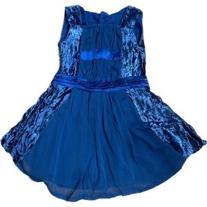 💥 3 items for $15. Pre loved fancy girls dress size 2/3.